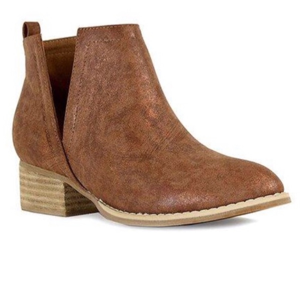 Size 7 Cognac Booties (new)